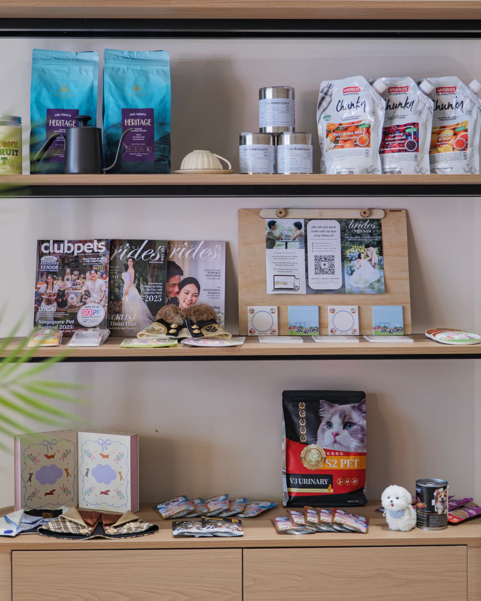 Clubpets and Blissful Brides magazines on the Citrus Café display shelf